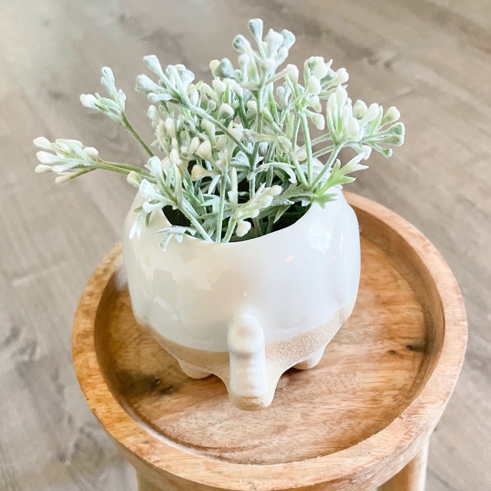 Small Elephant Vase holder